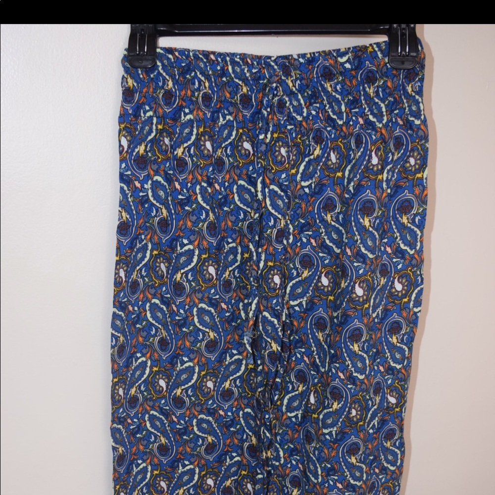 Light and flowy printed pants